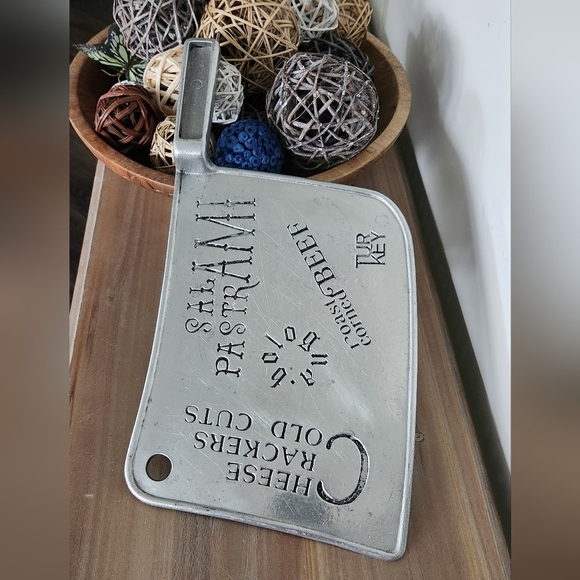 🔪 York Metal Crafters Meat Cleaver Décor – Vintage 1977, Rustic Farmhouse Style - Picture 2 of 16